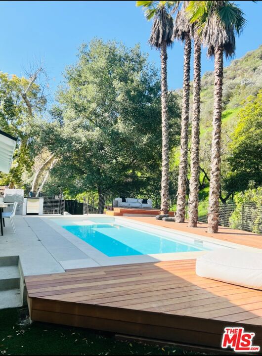 3443 Mandeville Canyon Road Property Photo 13