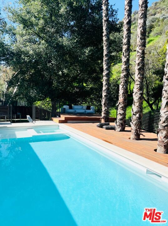3443 Mandeville Canyon Road Property Photo 16