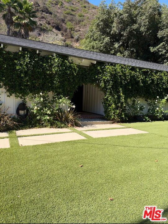 3443 Mandeville Canyon Road Property Photo 17