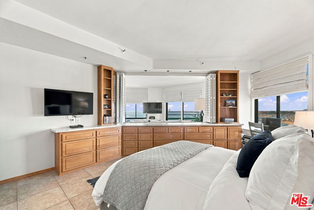 1310 E Ocean Boulevard 1005 Property Photo 8