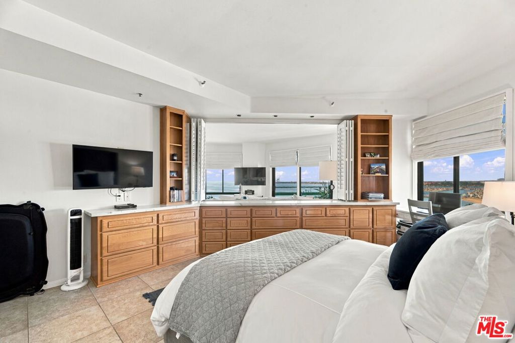 1310 E Ocean Boulevard 1005 Property Photo 10