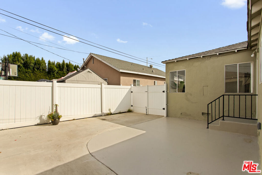 523 Simmons Avenue Property Photo 37