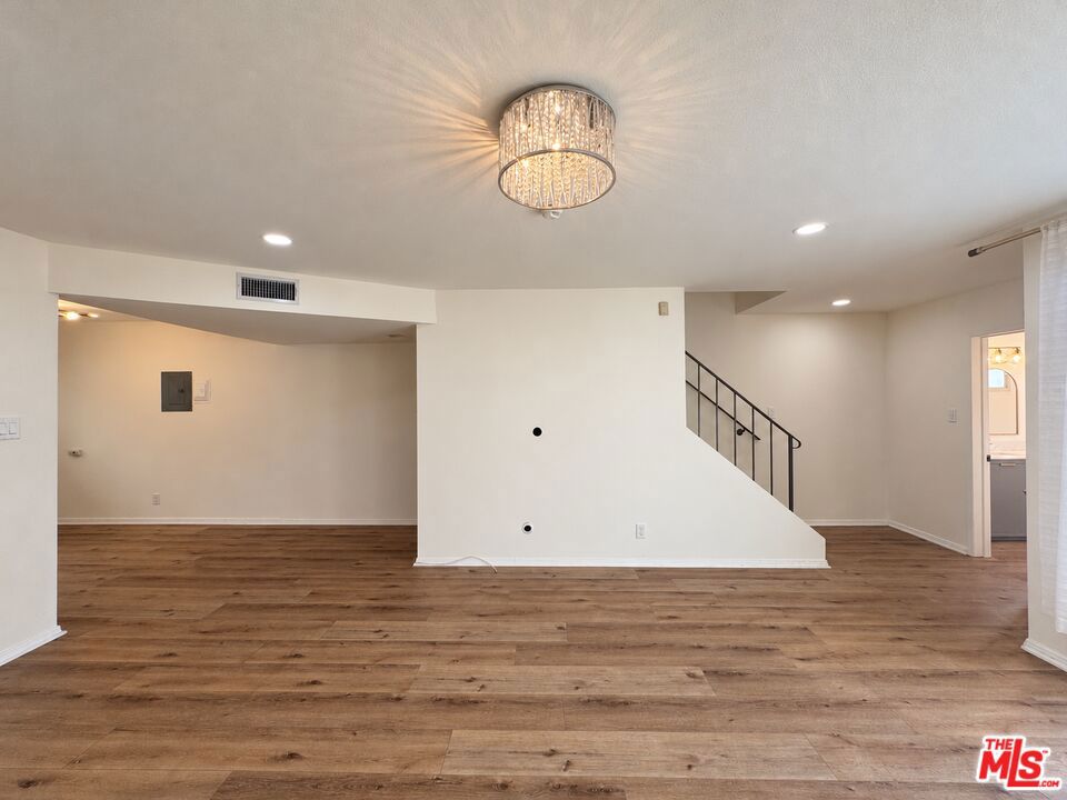 138 W Kelso Street 5 Property Photo 4