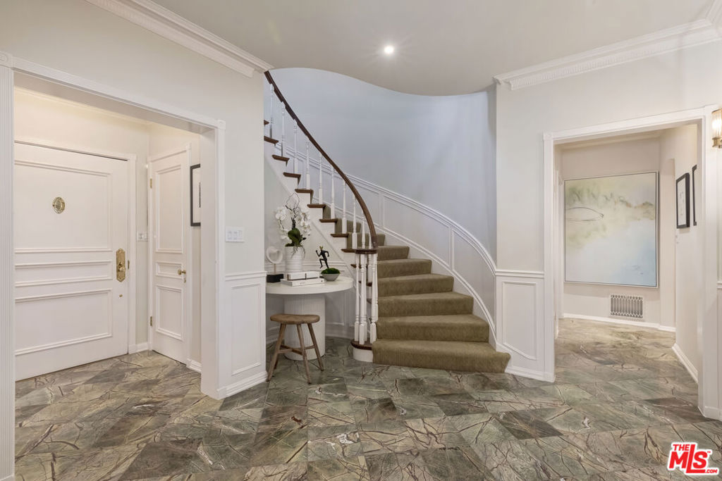 921 Thayer Avenue Property Photo 4