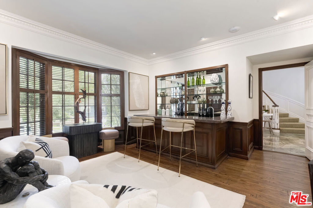 921 Thayer Avenue Property Photo 6