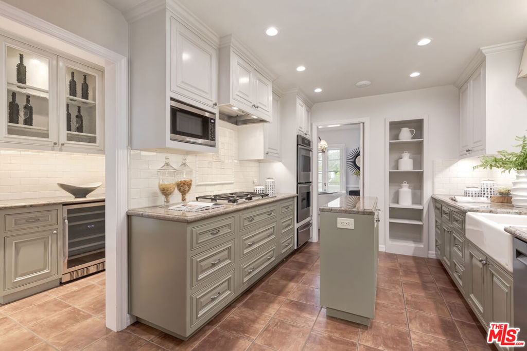 921 Thayer Avenue Property Photo 16