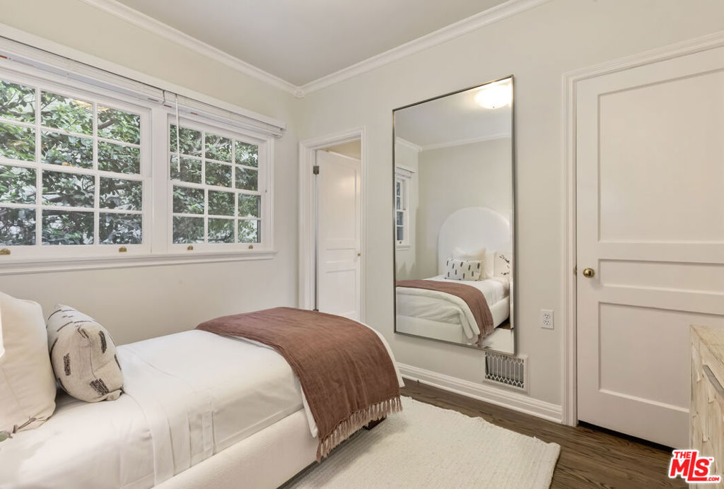 921 Thayer Avenue Property Photo 18
