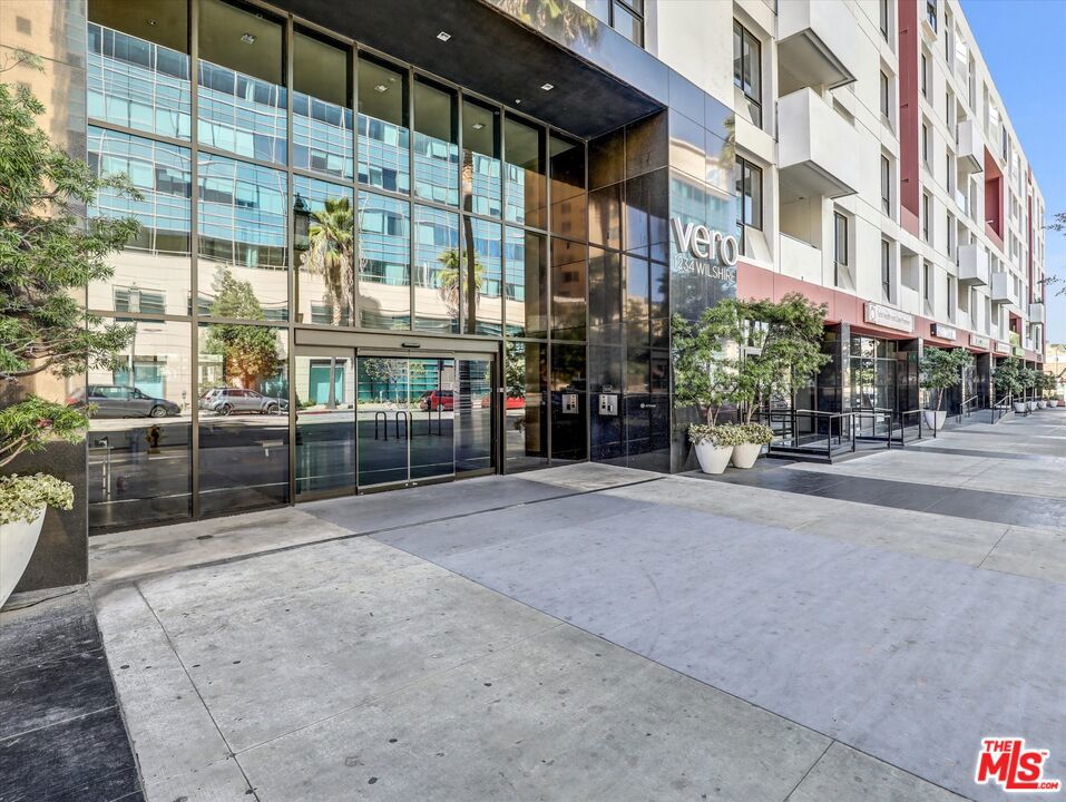 1234 Wilshire Boulevard 118 Property Photo 4