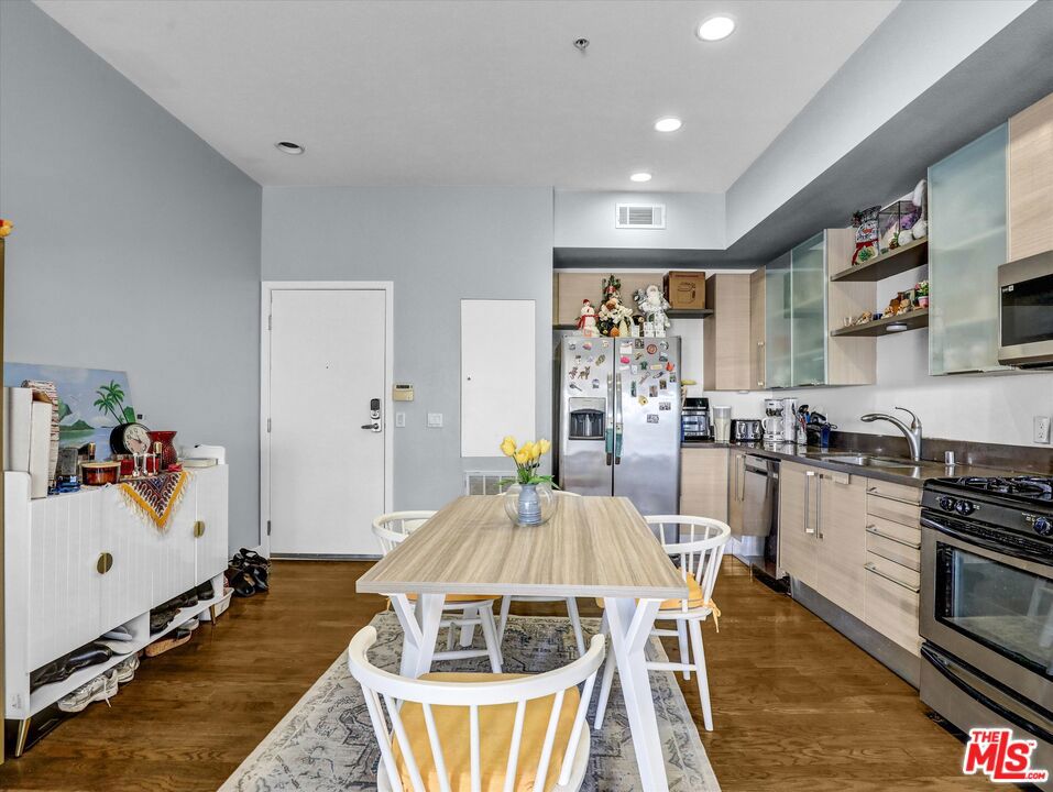 1234 Wilshire Boulevard 118 Property Photo 10