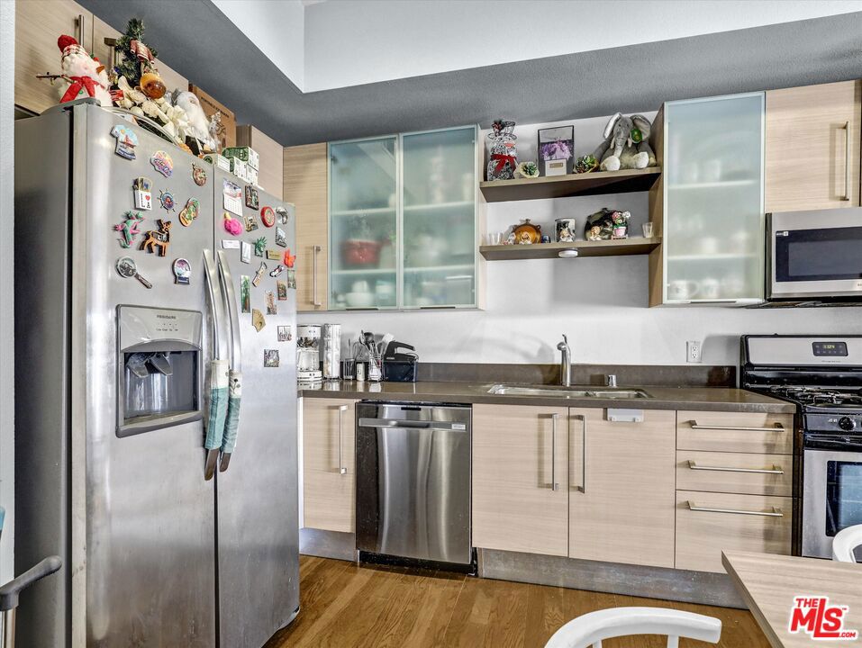 1234 Wilshire Boulevard 118 Property Photo 11
