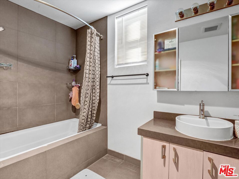 1234 Wilshire Boulevard 118 Property Photo 24