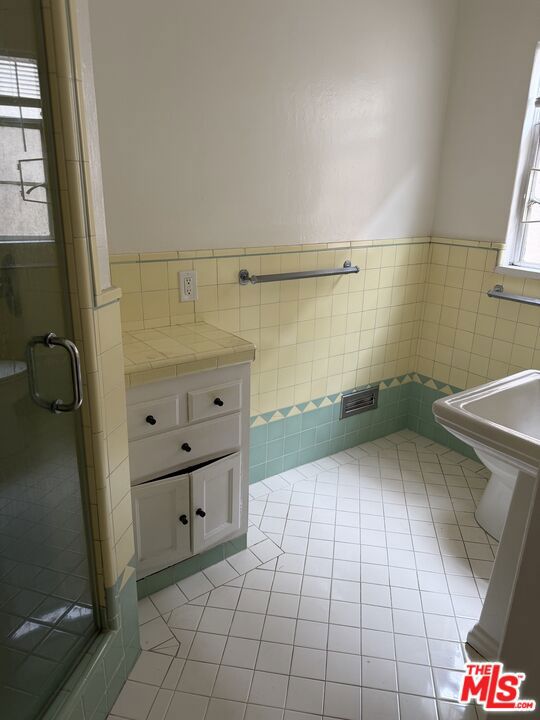 9834 Charleville Boulevard Property Photo 7