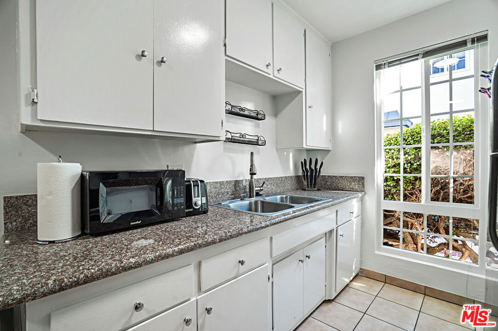 4035 Inglewood Boulevard 3 Property Photo 12