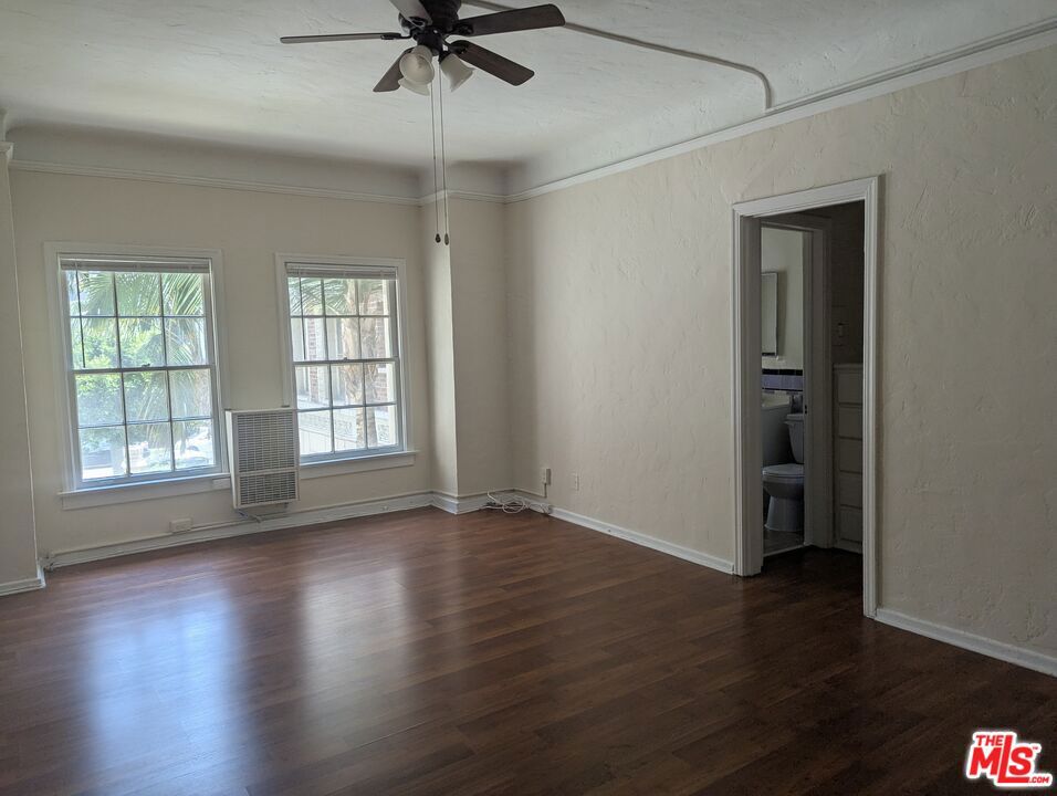 603 S Cochran Avenue 400 Property Photo 1