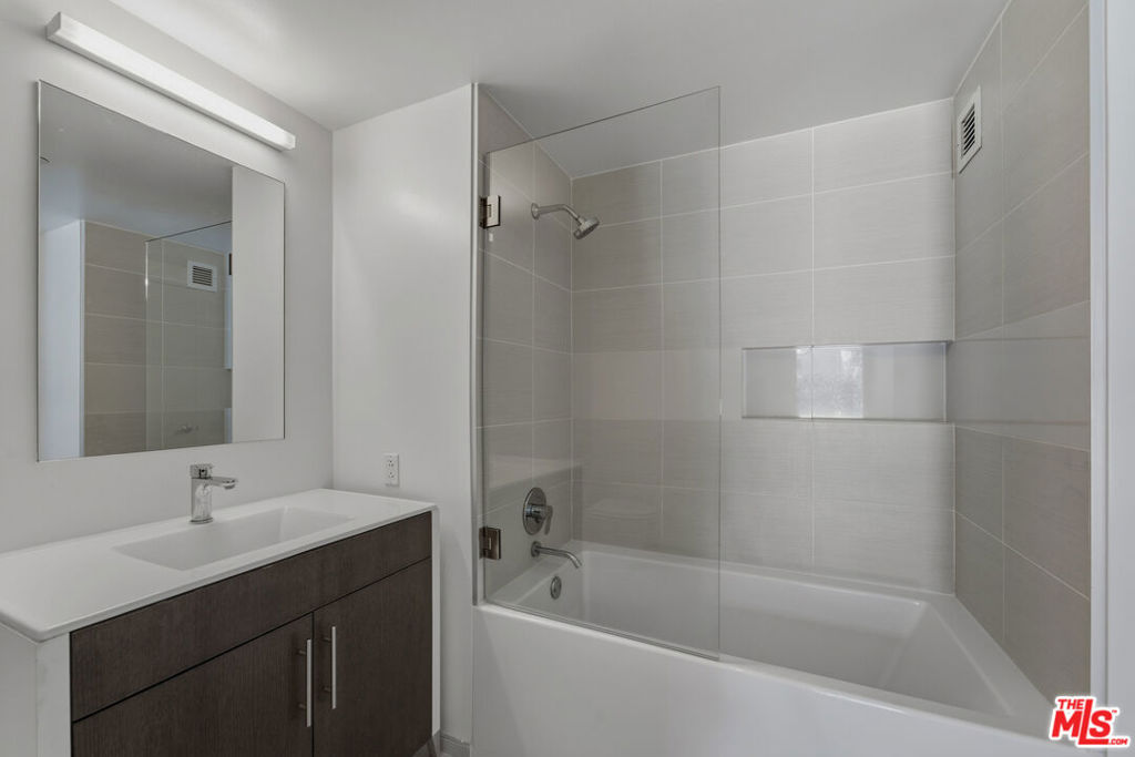 8500 W Sunset Boulevard 306 Property Photo 15