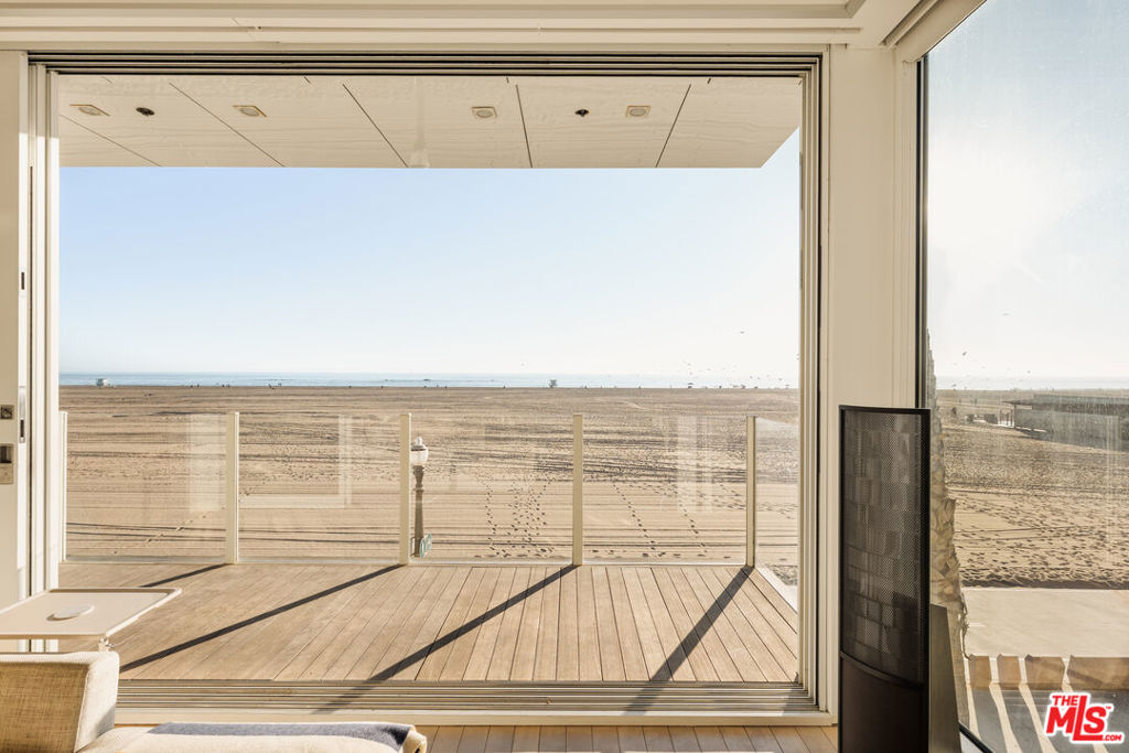 1267 Palisades Beach Road Property Photo 24