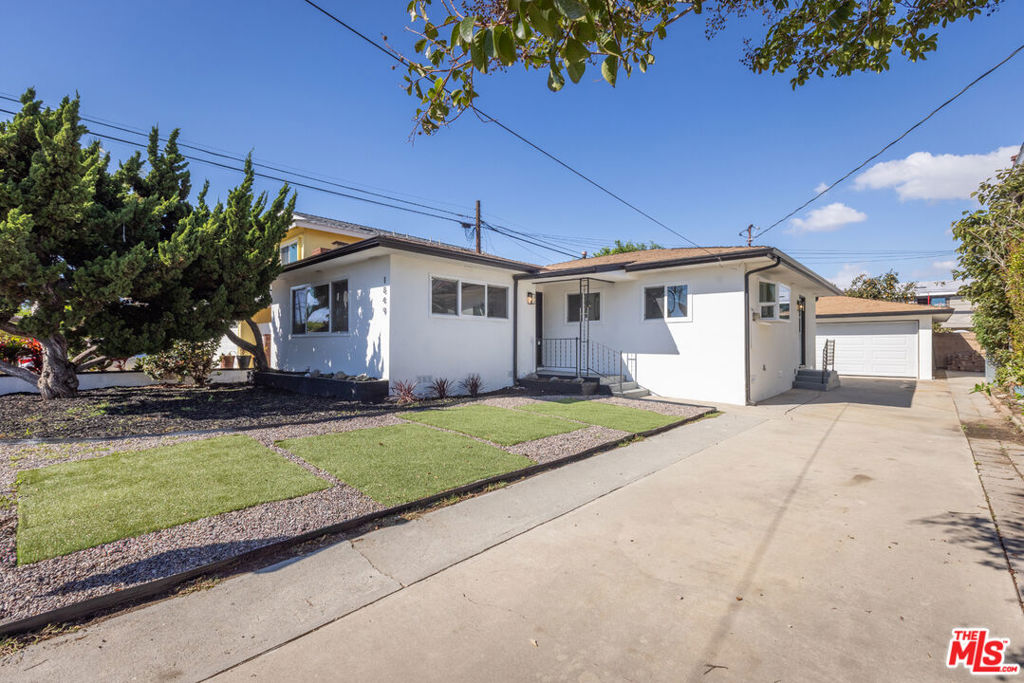 1849 W Gardena Boulevard Property Photo 1
