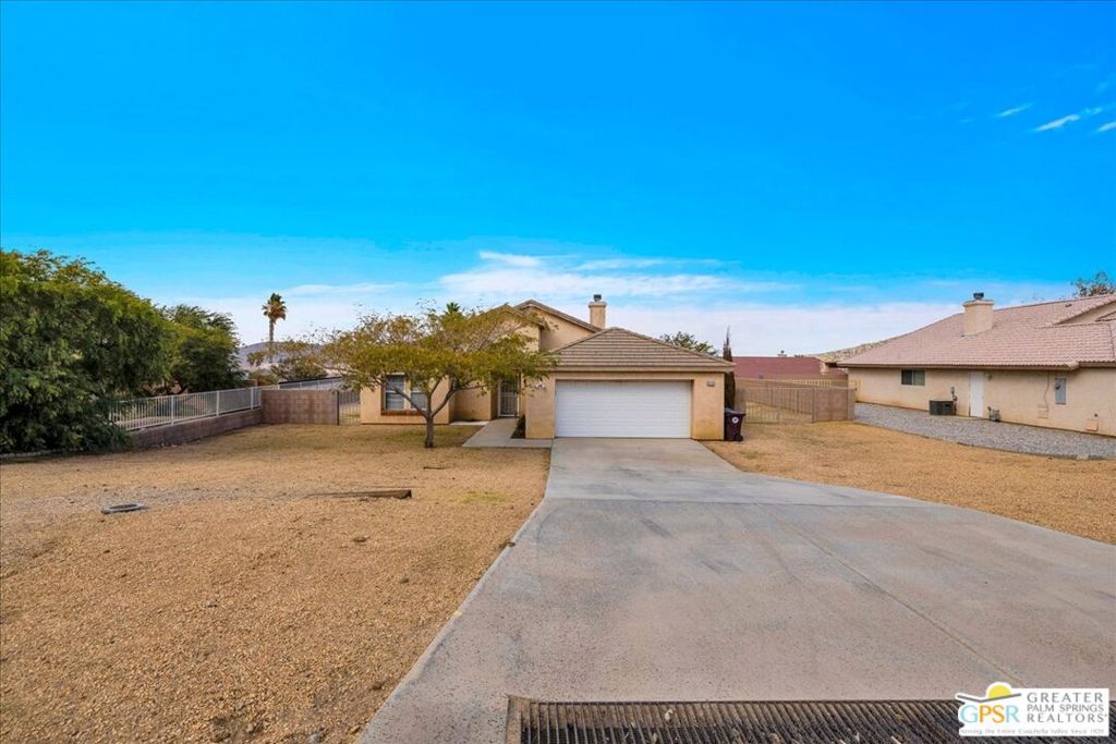 8510 Golden Meadow Drive Property Photo 3