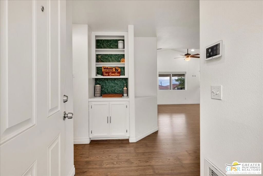 8510 Golden Meadow Drive Property Photo 4