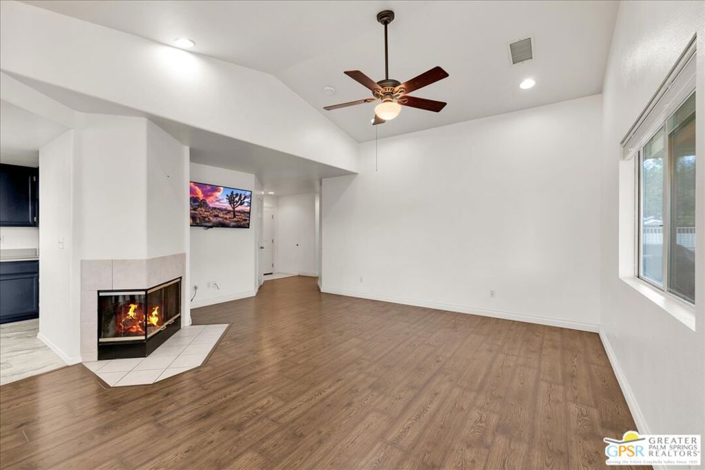 8510 Golden Meadow Drive Property Photo 7
