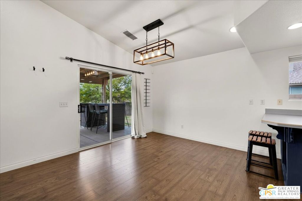 8510 Golden Meadow Drive Property Photo 10