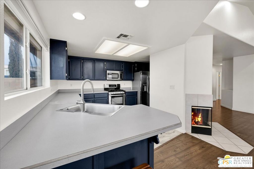 8510 Golden Meadow Drive Property Photo 12