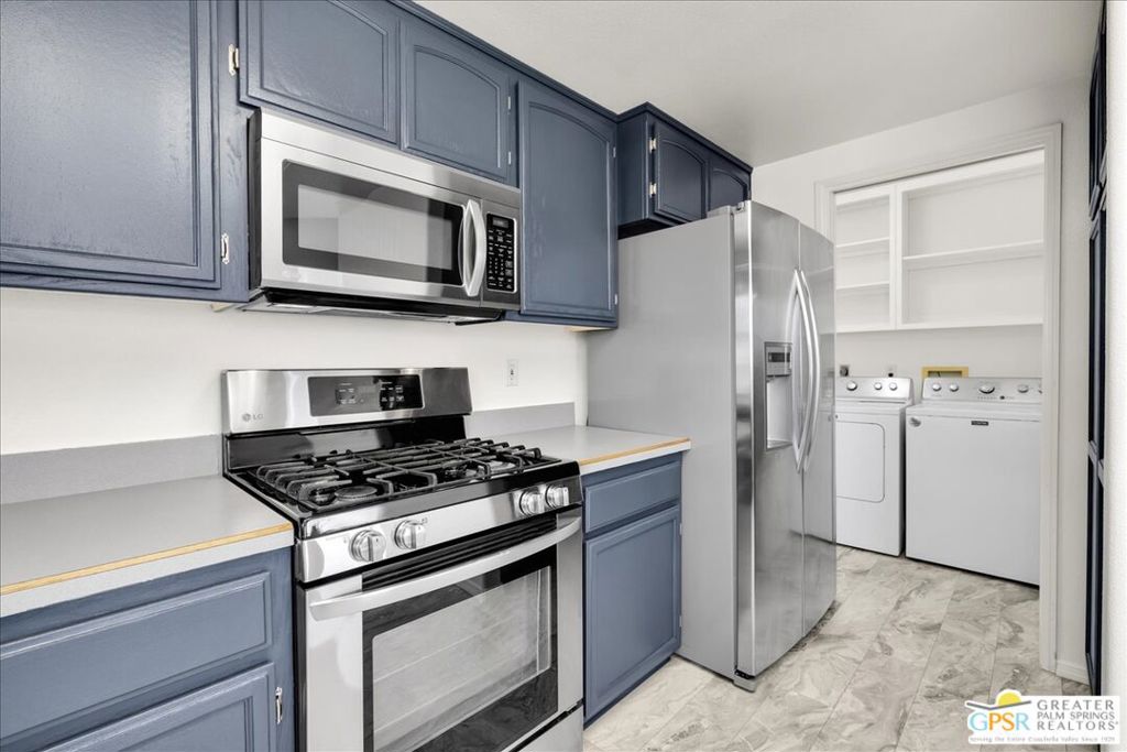 8510 Golden Meadow Drive Property Photo 16