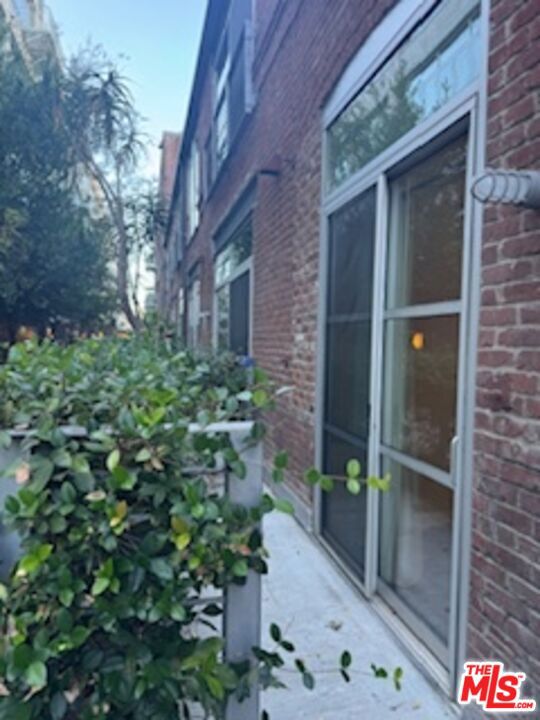 527 Molino Street 122 Property Photo 1