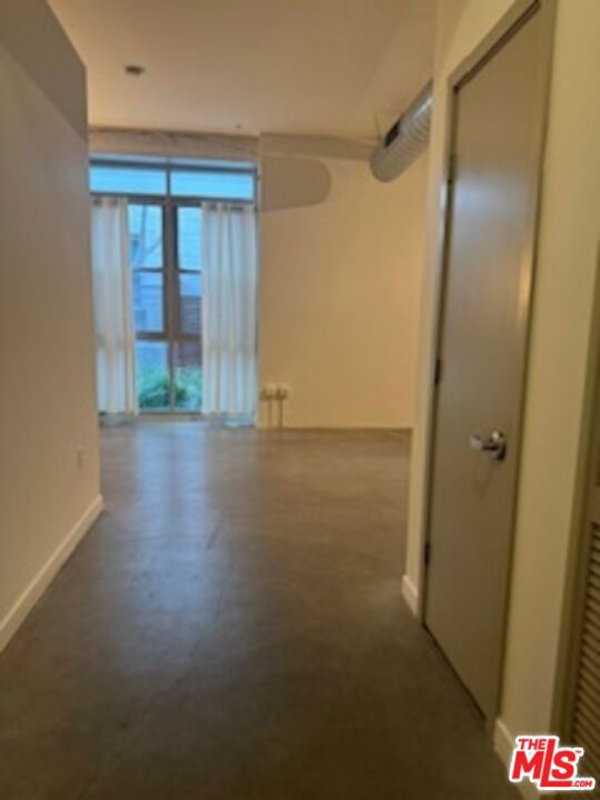 527 Molino Street 122 Property Photo 10