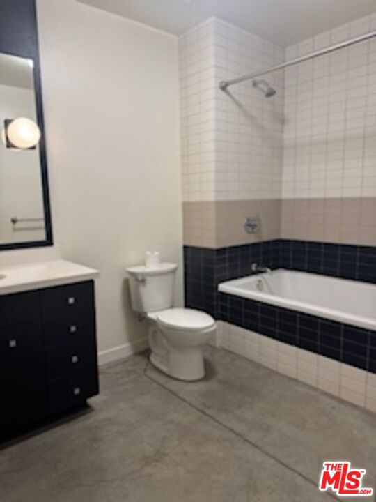 527 Molino Street 122 Property Photo 11