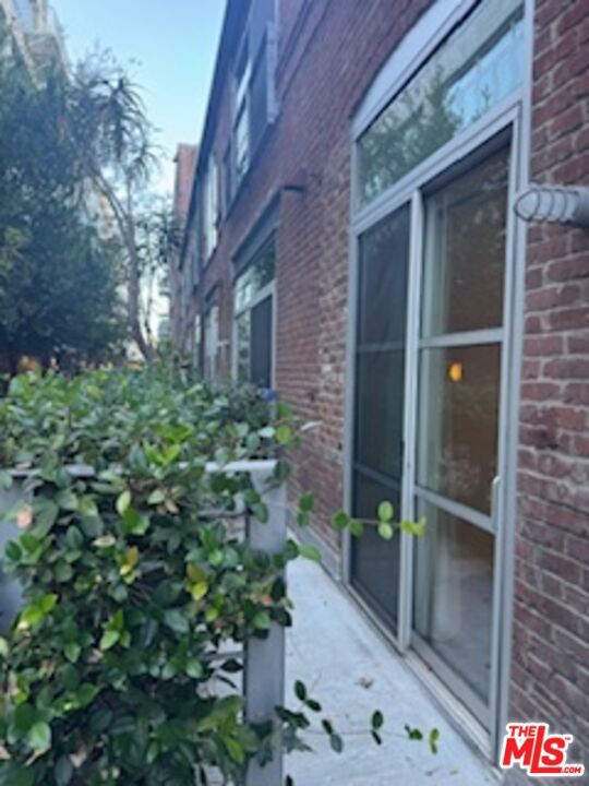527 Molino Street 122 Property Photo 13