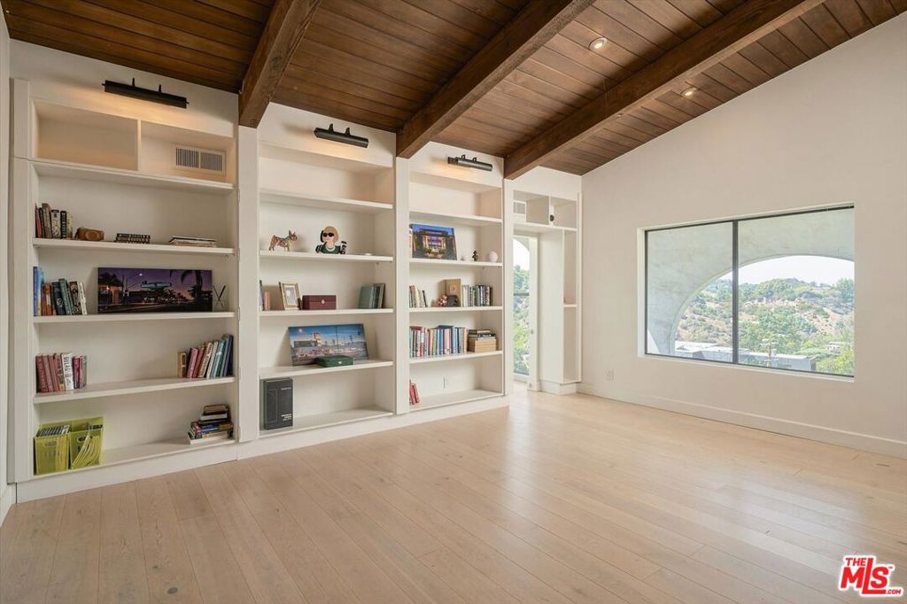 2299 Gloaming Way Property Photo 17