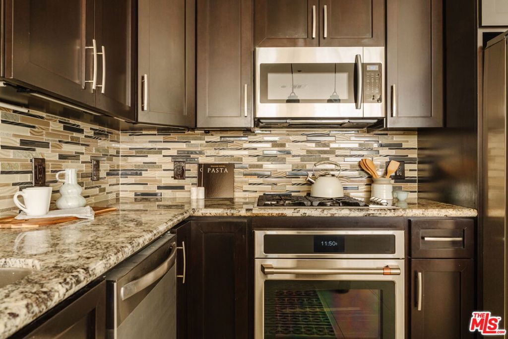 435 W Center Street 315 Property Photo 7