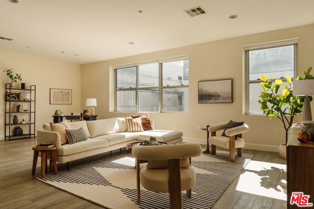 435 W Center Street 315 Property Photo 15