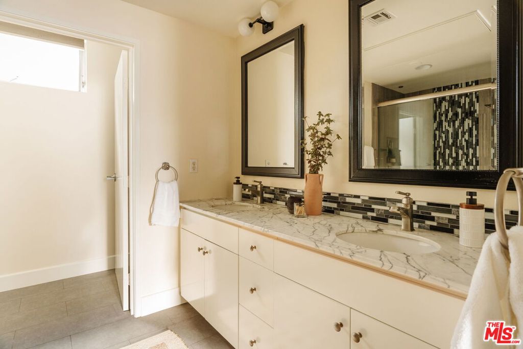 435 W Center Street 315 Property Photo 32