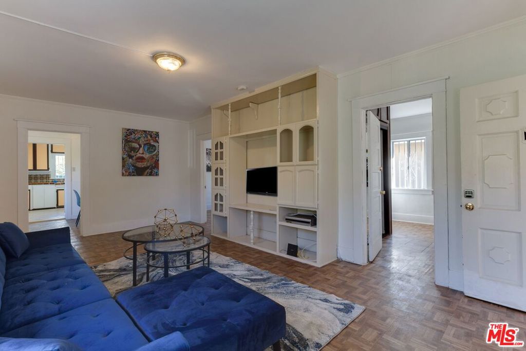 4825 Mascot Street Property Photo 2