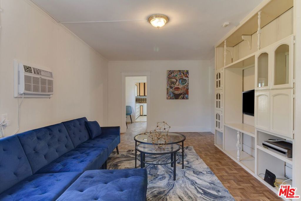 4825 Mascot Street Property Photo 6