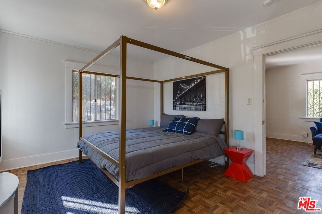4825 Mascot Street Property Photo 9