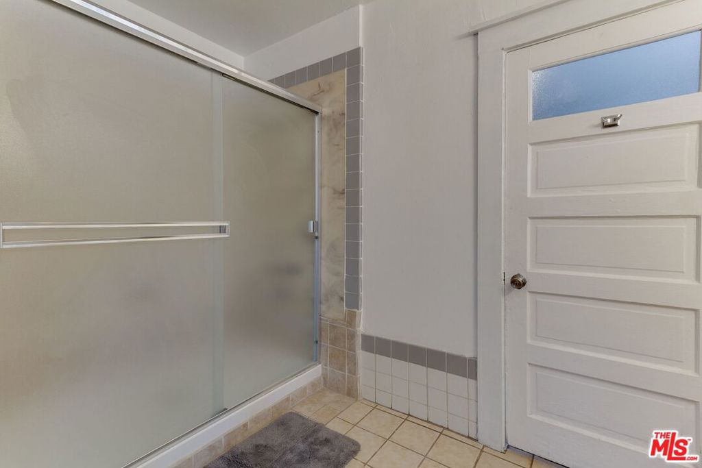 4825 Mascot Street Property Photo 10