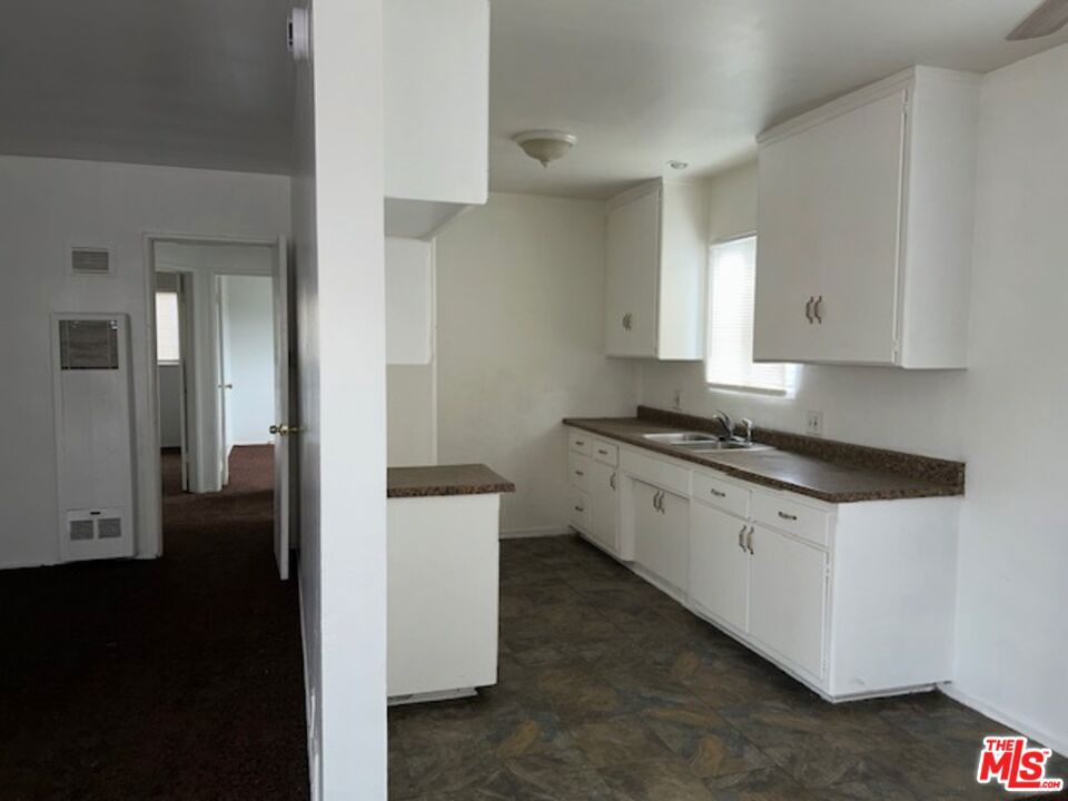10702 Crenshaw Boulevard 5 Property Photo 12