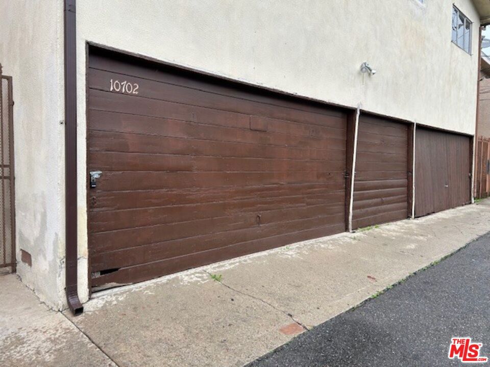 10702 Crenshaw Boulevard 5 Property Photo 20