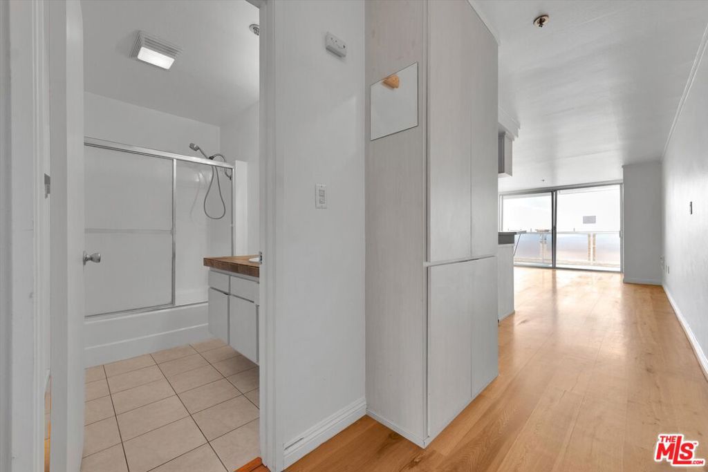 615 Esplanade 512 Property Photo 17