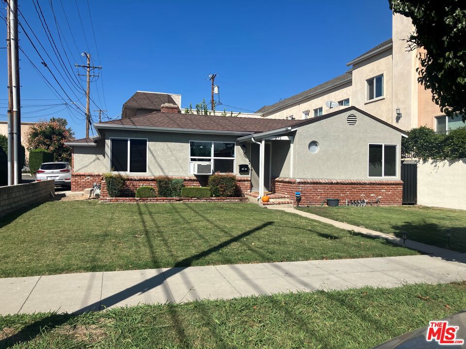 271 W Ash Avenue Property Photo 1