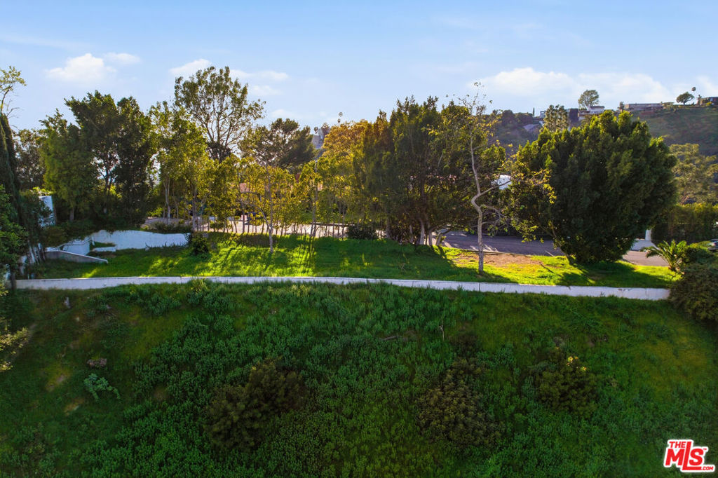 1016 Stradella Road Property Photo 2
