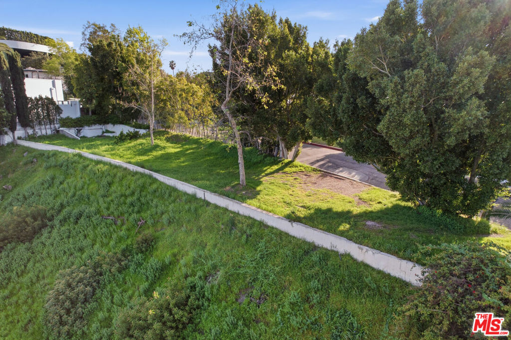1016 Stradella Road Property Photo 3
