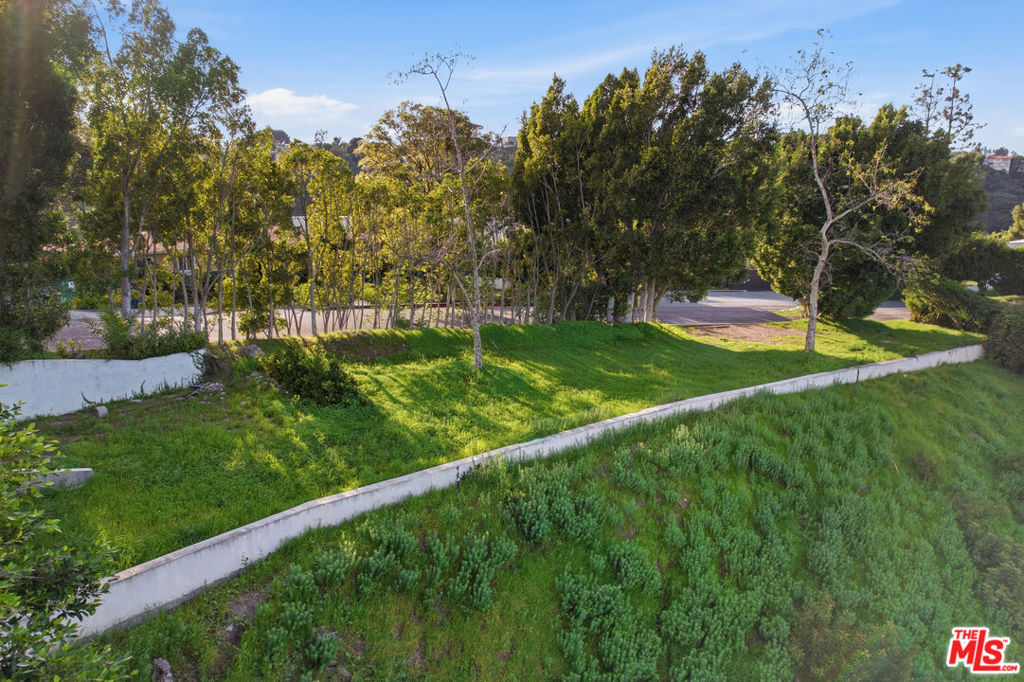 1016 Stradella Road Property Photo 6