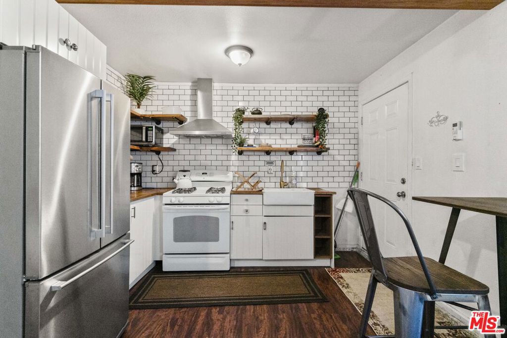1414 W 54th Street Property Photo 4