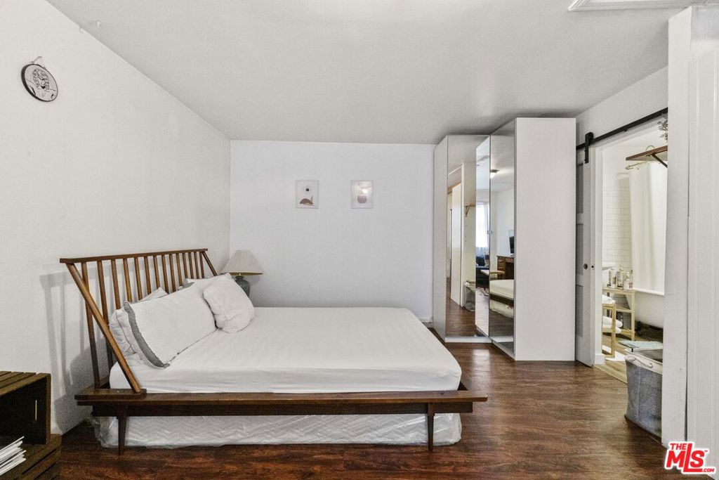 1414 W 54th Street Property Photo 8