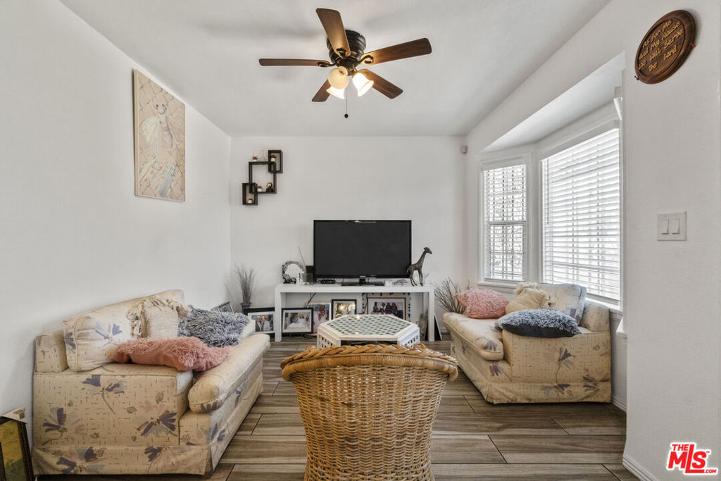 1414 W 54th Street Property Photo 16