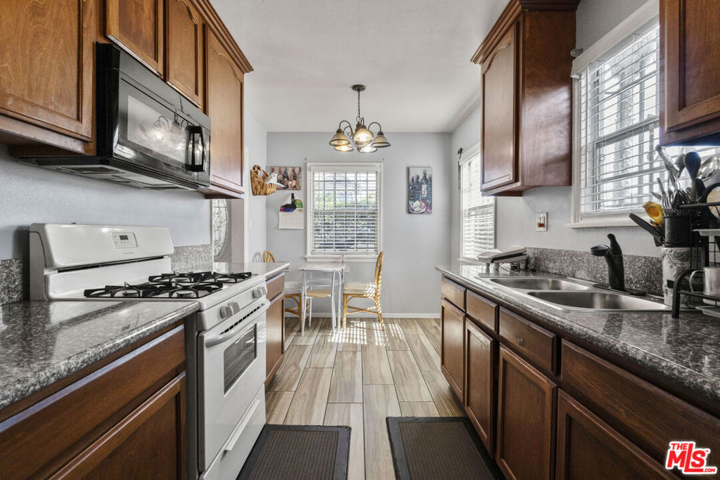 1414 W 54th Street Property Photo 18